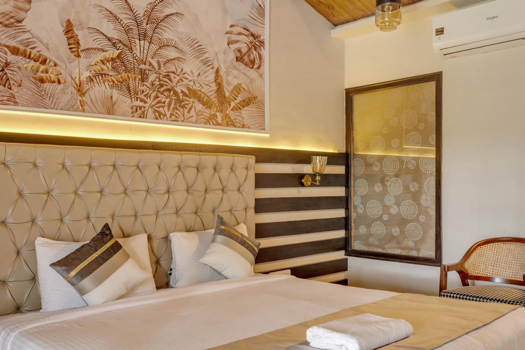 Skon Morjim Beach Resort By Orion Hotels Velha Goa Exterior foto